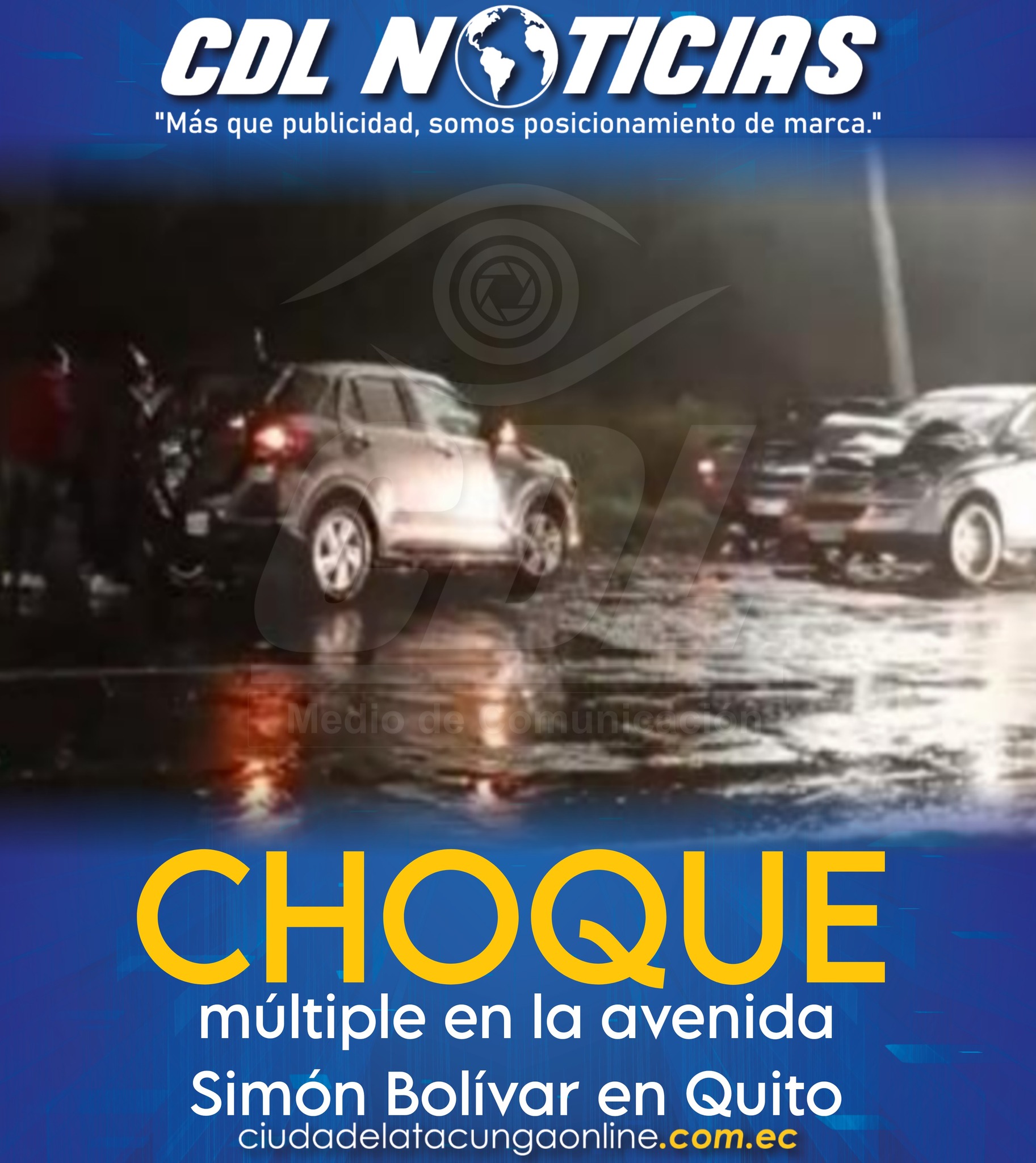 Choque múltiple en la avenida Simón Bolívar en Quito