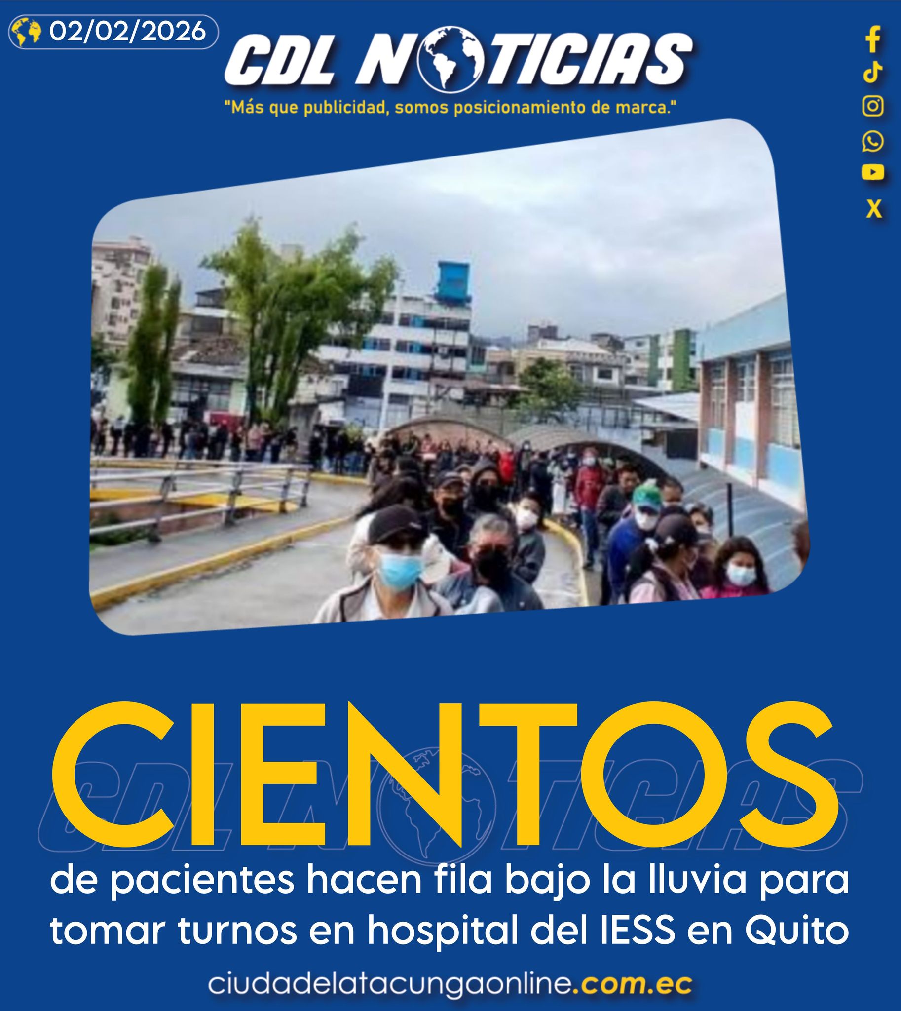 Cientos de pacientes hacen fila bajo la lluvia para tomar turnos en hospital del IESS en Quito